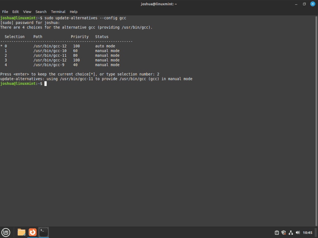 Screenshot showing how to switch from GCC 12 to GCC 11 on Linux Mint using the update-alternatives command